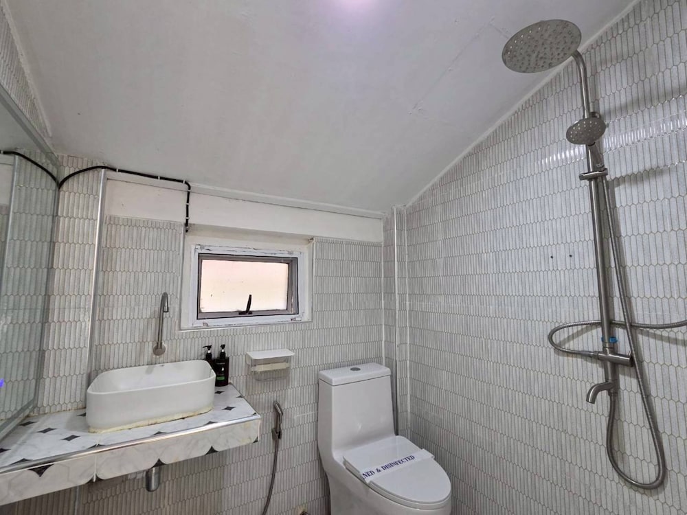 Superior Suite - Photo 9