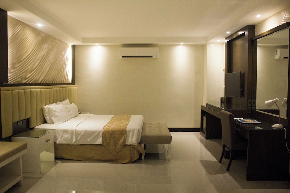 Majestic Suite