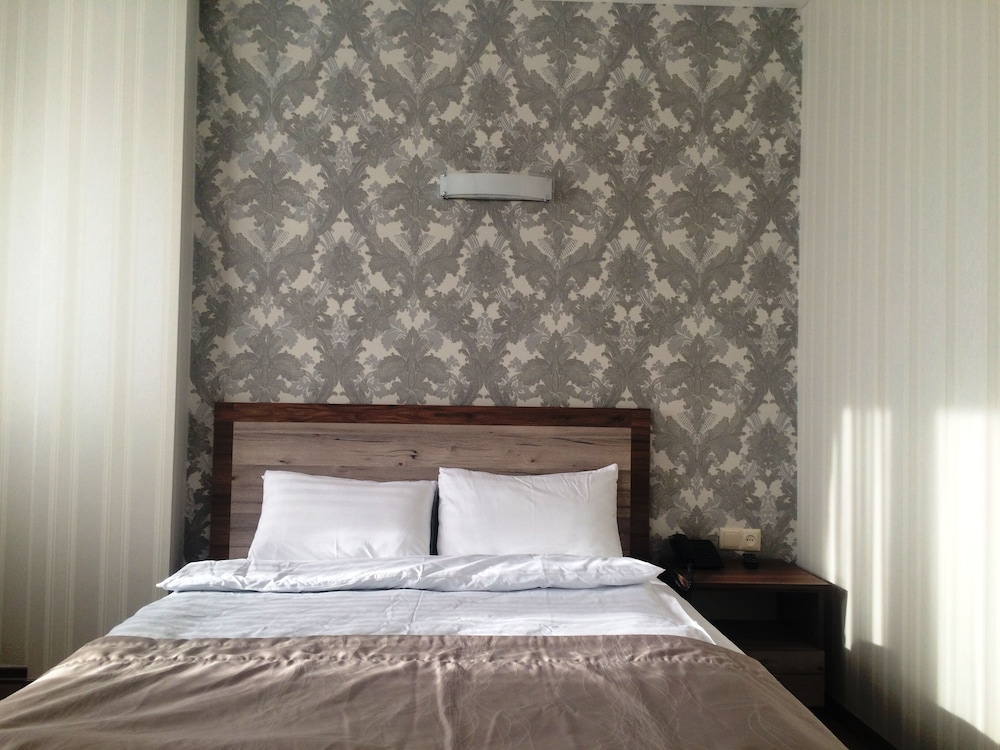 Economy Double Room photo 3