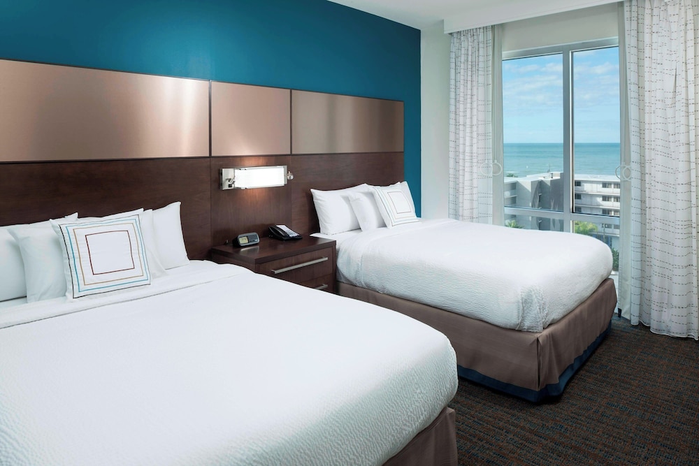 Suite, 1 Double Bed (Hearing Accessible) photo 1
