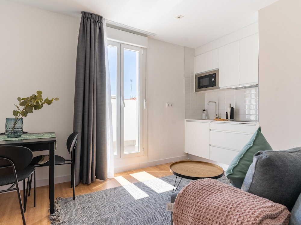 One-Bedroom Apartment with Terrace photo 3