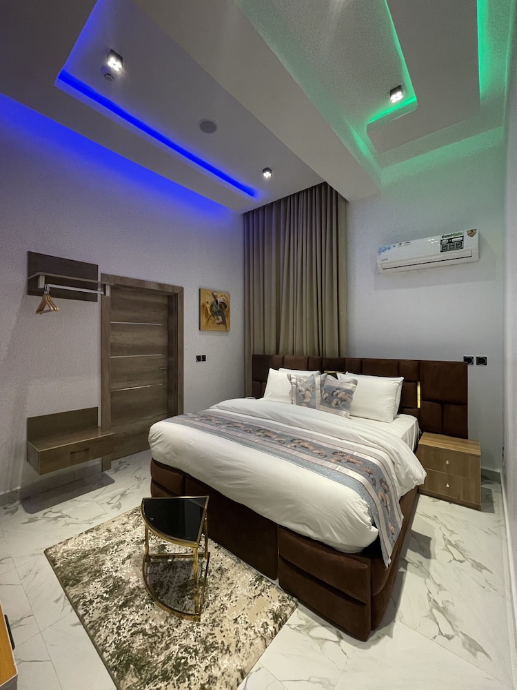 Family Suite, 2 Bedrooms, City View photo 2