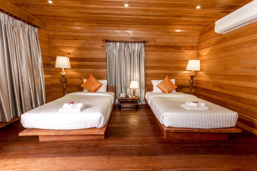 Deluxe Double or Twin Room, Balcony, Poolside