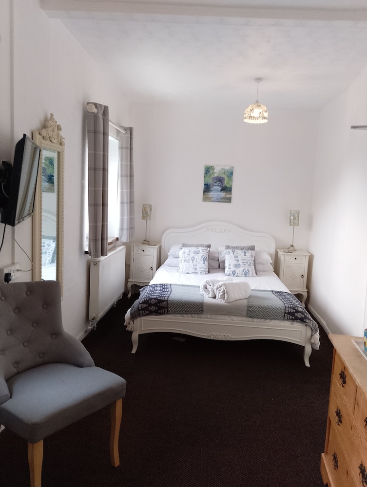 Superior Room (First Floor Room 8) photo 1
