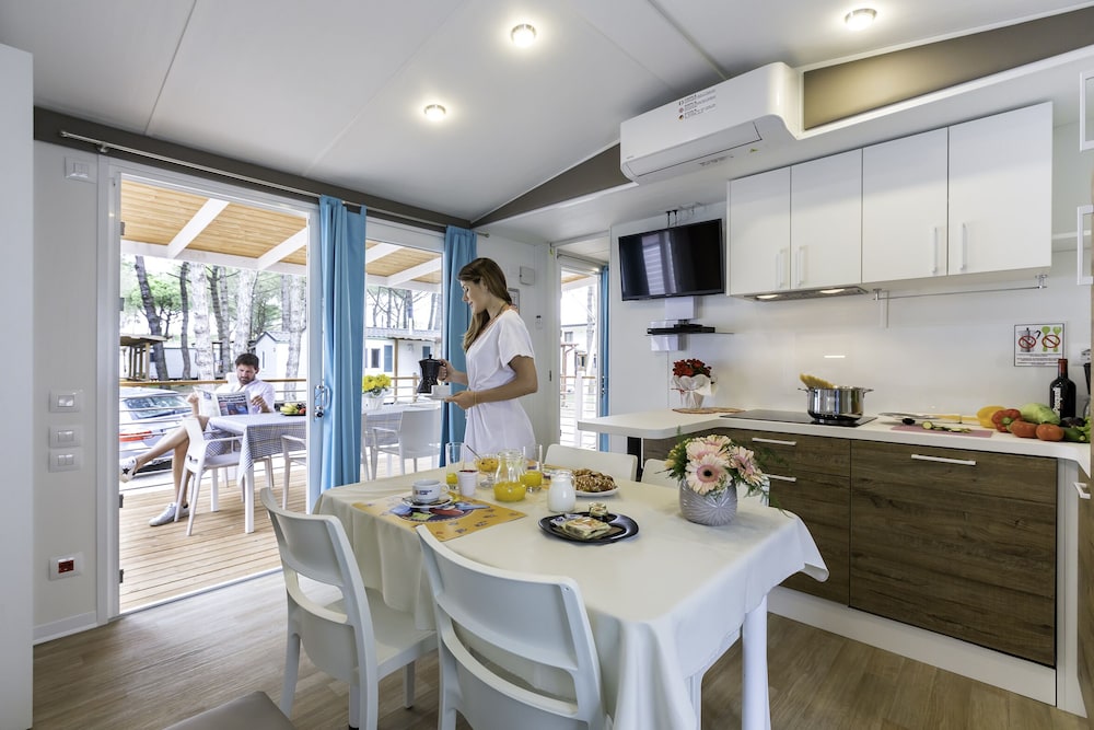 Exclusive Mobile Home, 2 Bathrooms, Beachfront photo 1