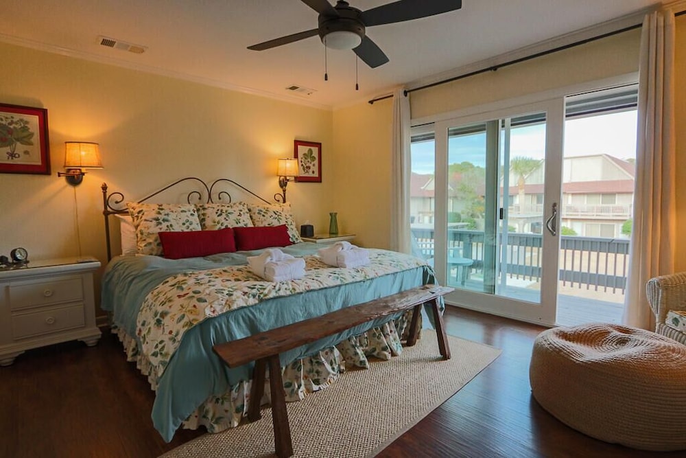 Condo, Multiple Beds, Balcony, Pool View photo 3