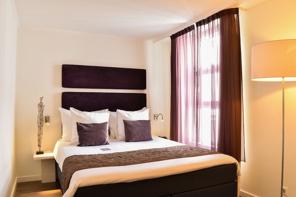 Standard Room, 1 Queen Bed