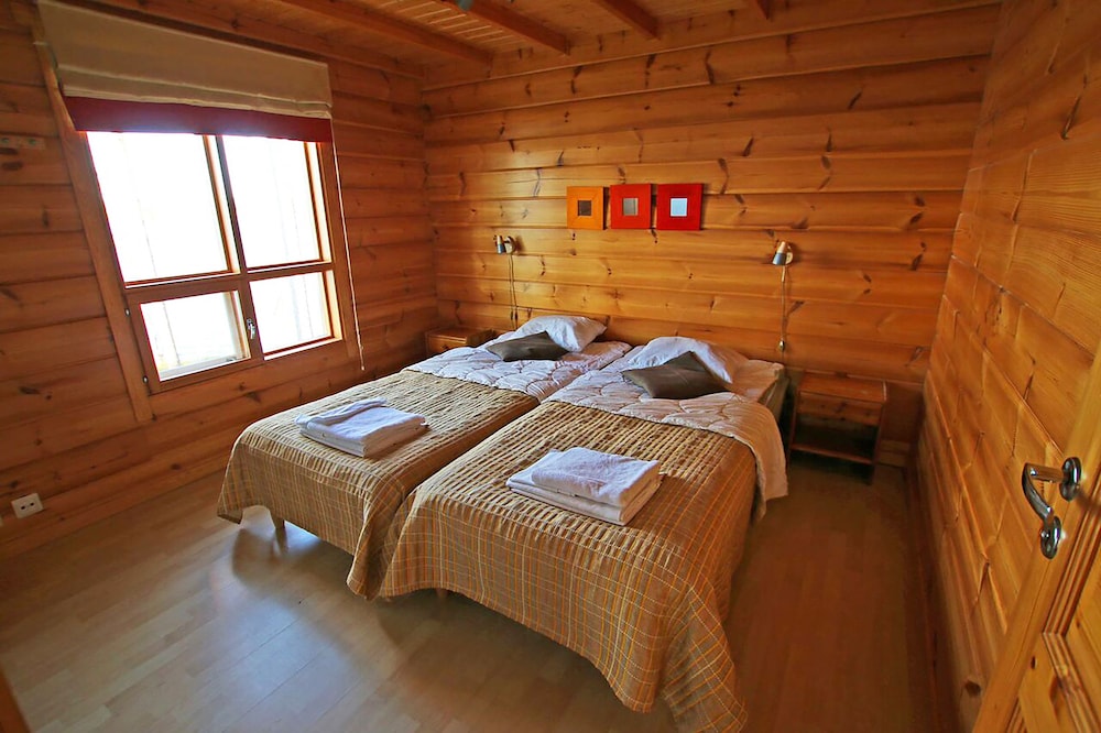 Oravi Villa, 4 Bedrooms,  Sauna, Lakeside photo 1