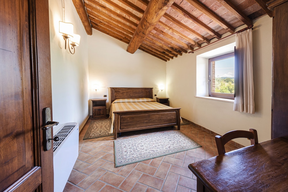 Family Apartment, 2 Bedrooms, Terrace, Hill View