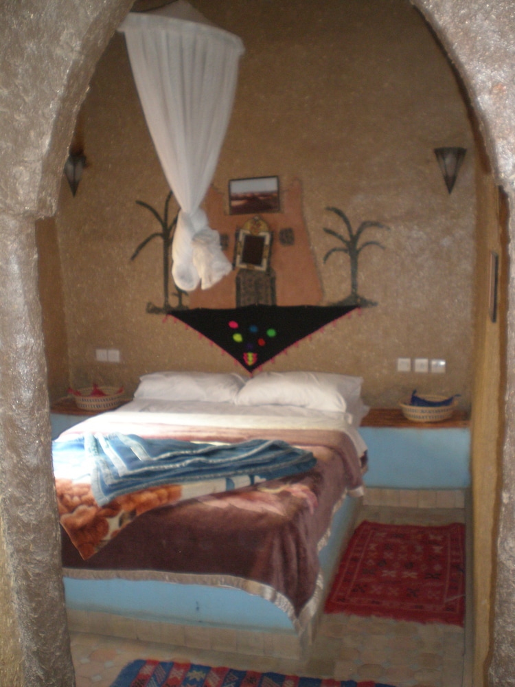 Family Room, Private Bathroom photo 2
