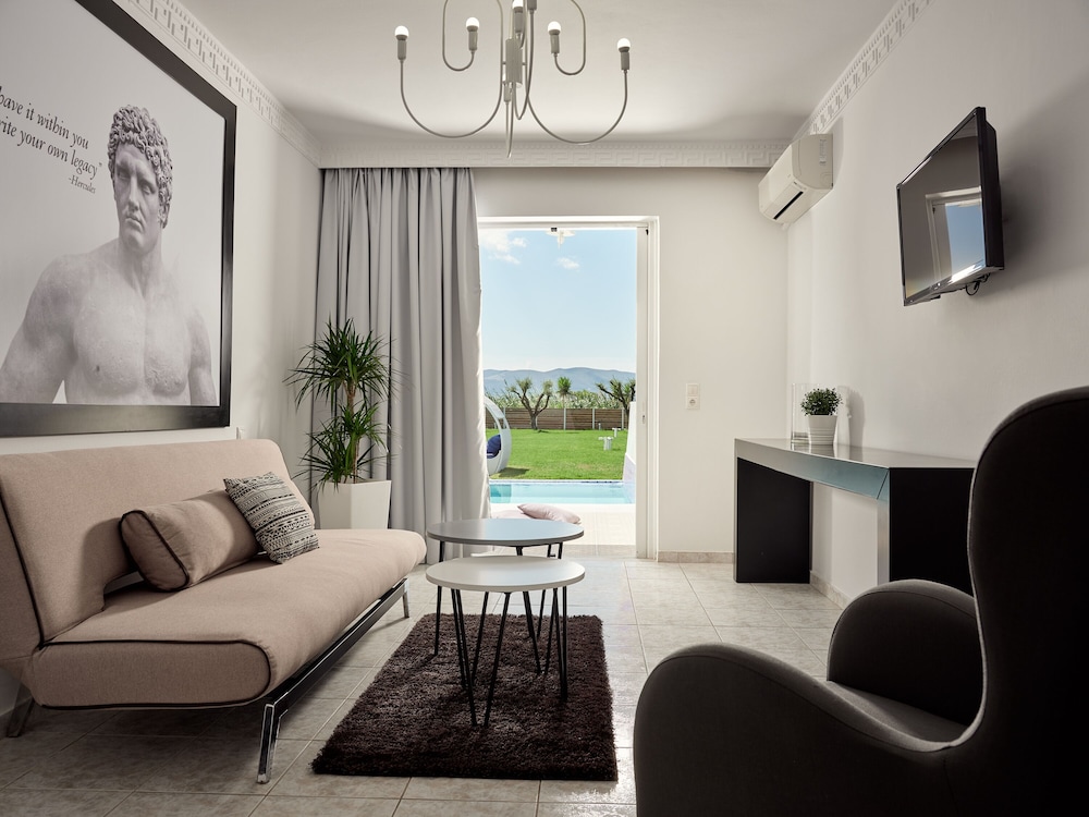 Suite, Private Pool (Master) - Photo 5