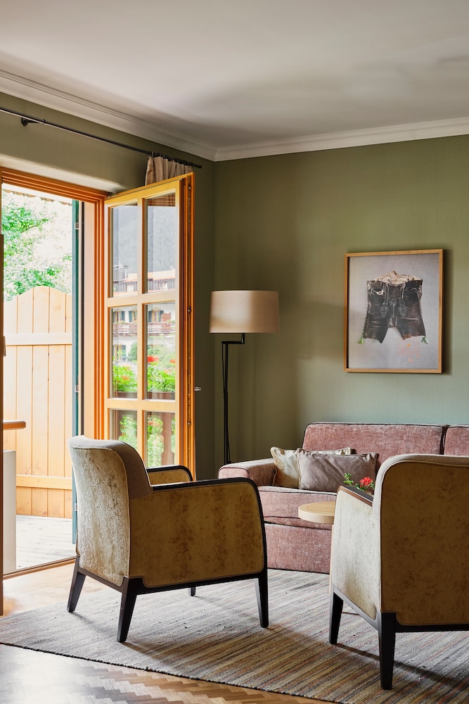 Grand Suite, 2 Bedrooms, Balcony, Garden Area photo