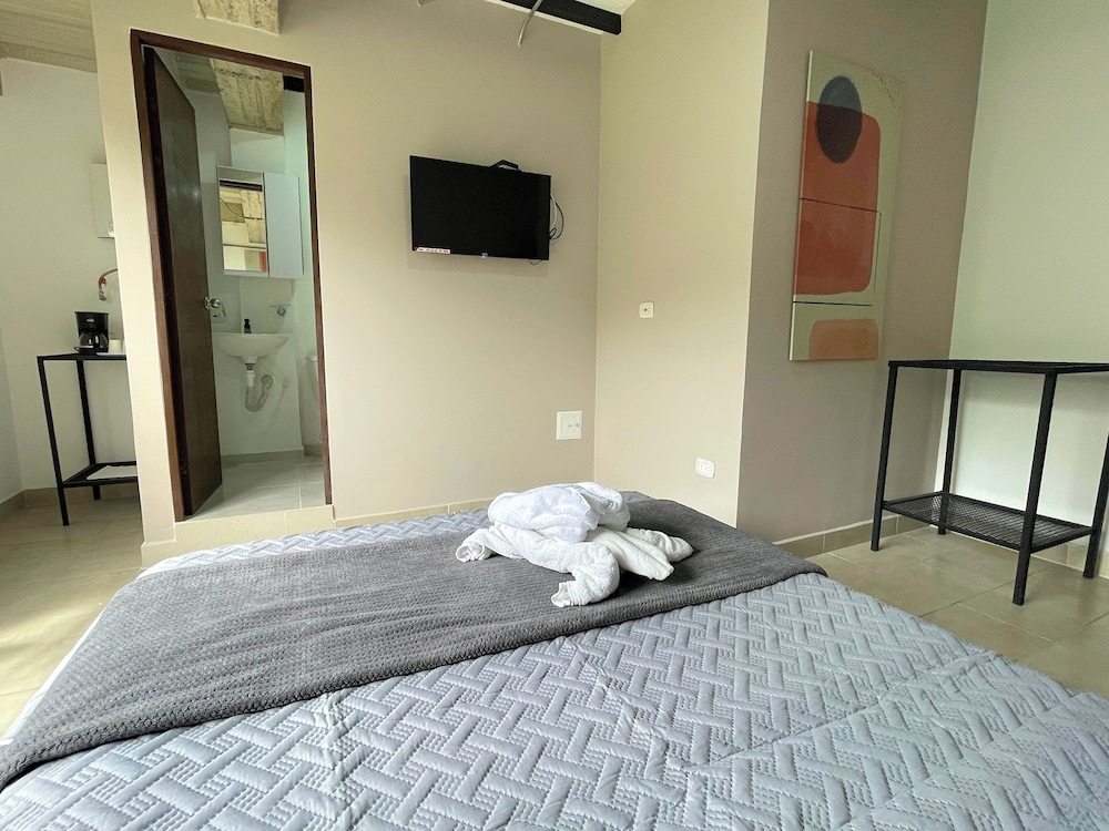 Basic Double Room photo 2