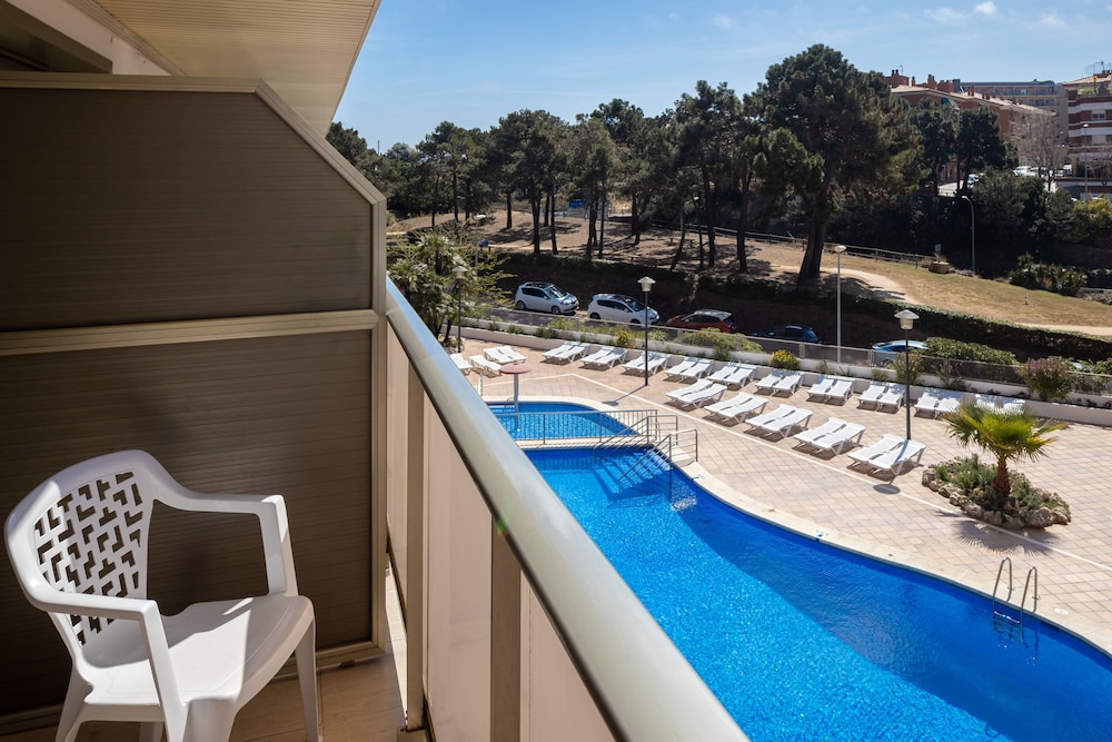 Triple Room, Balcony, Pool View (3 Adults) - Photo 1