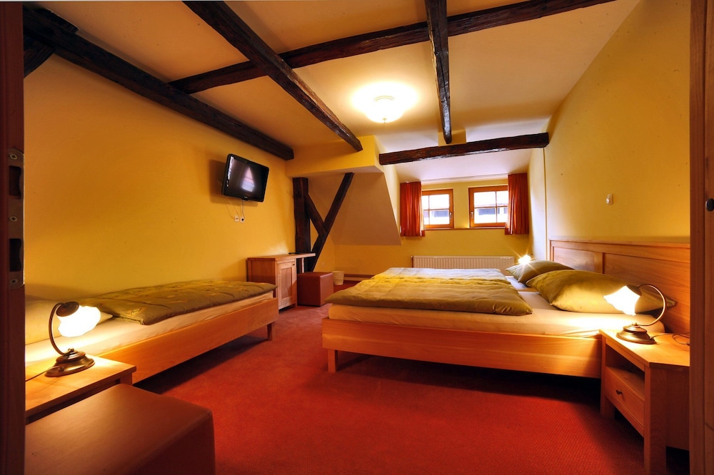 Standard Triple Room photo 3