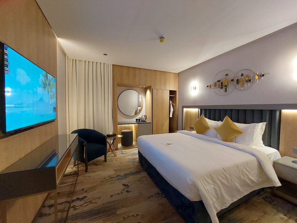 Standard Double Room, 1 King Bed, City View