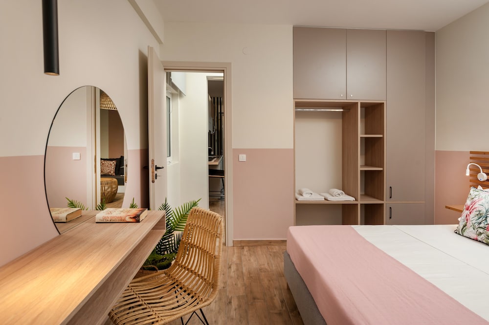 Deluxe Apartment, Balcony, Mountain View (Pink Apt) photo 2