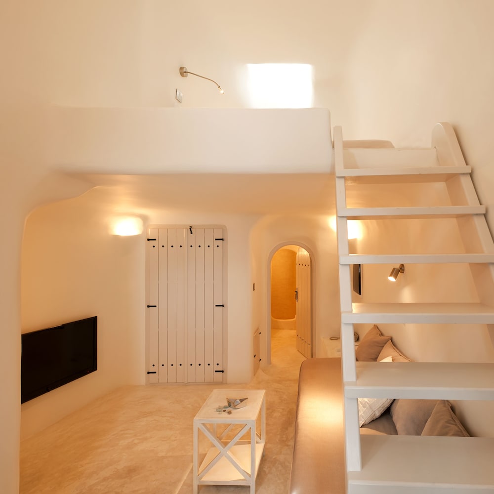 Premium Loft with Balcony Caldera View - Photo 1
