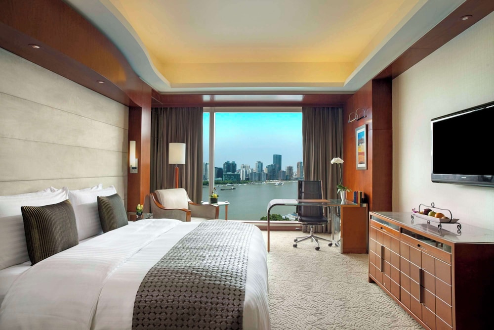 Deluxe Bund View King Room