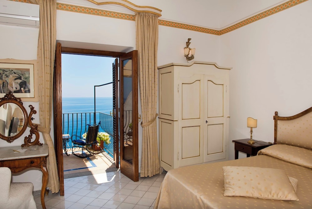 Classic Room with Double Bed or 2 Single Beds, Front or Side Sea View - Photo 2