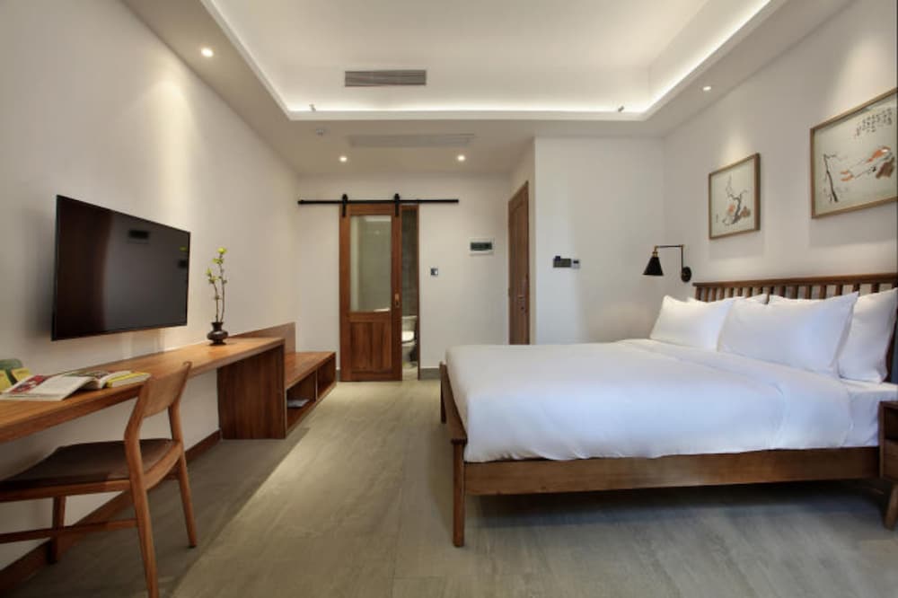 Signature Double Room, River View photo 2