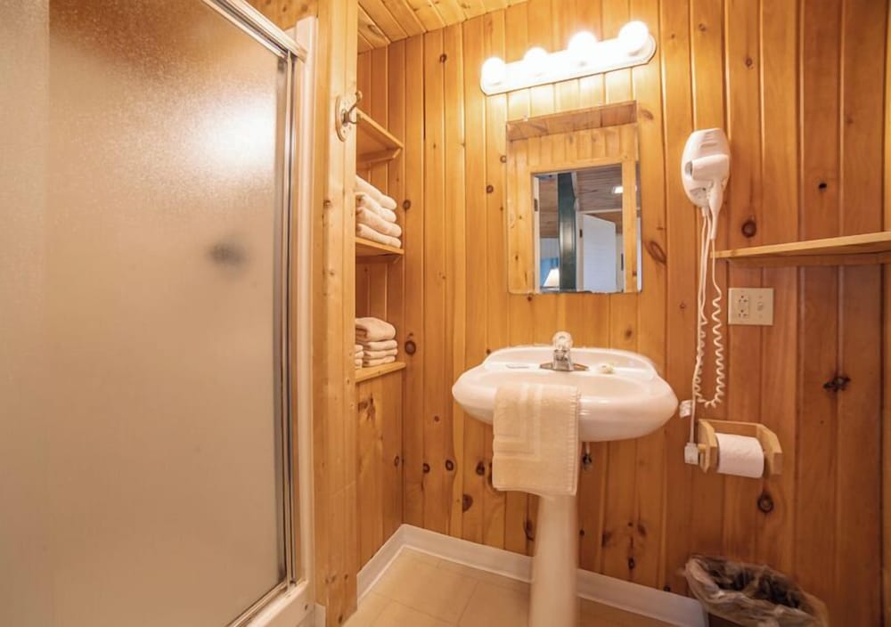Villa #8- Timber Wolf photo 2