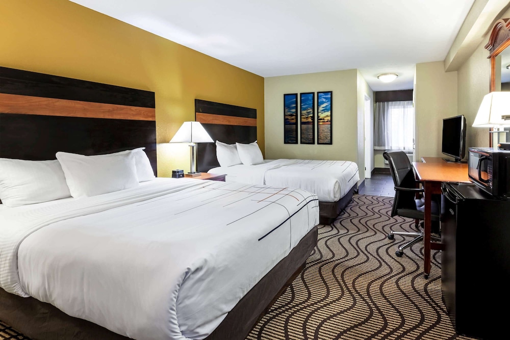Room, 2 Queen Beds, Non Smoking (Bathtub w/ Grab Bars) - Photo 1