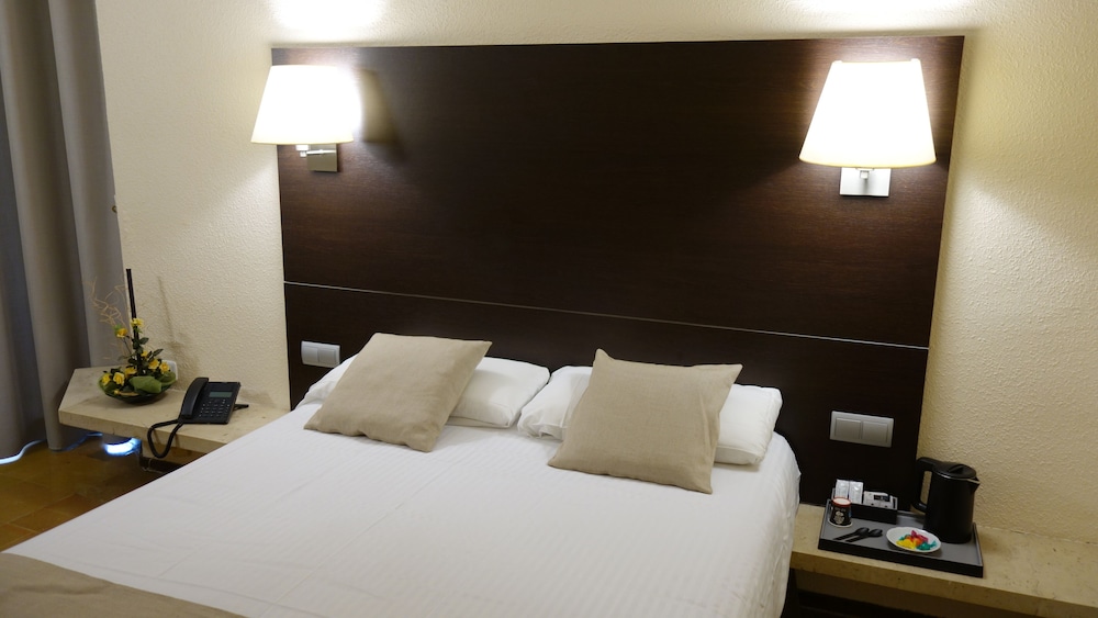 Standard Double Room - Photo 3