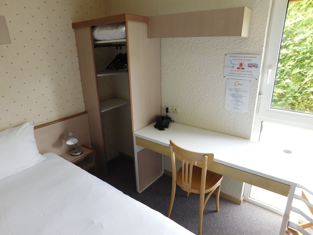 Standard Twin Room - Photo 1