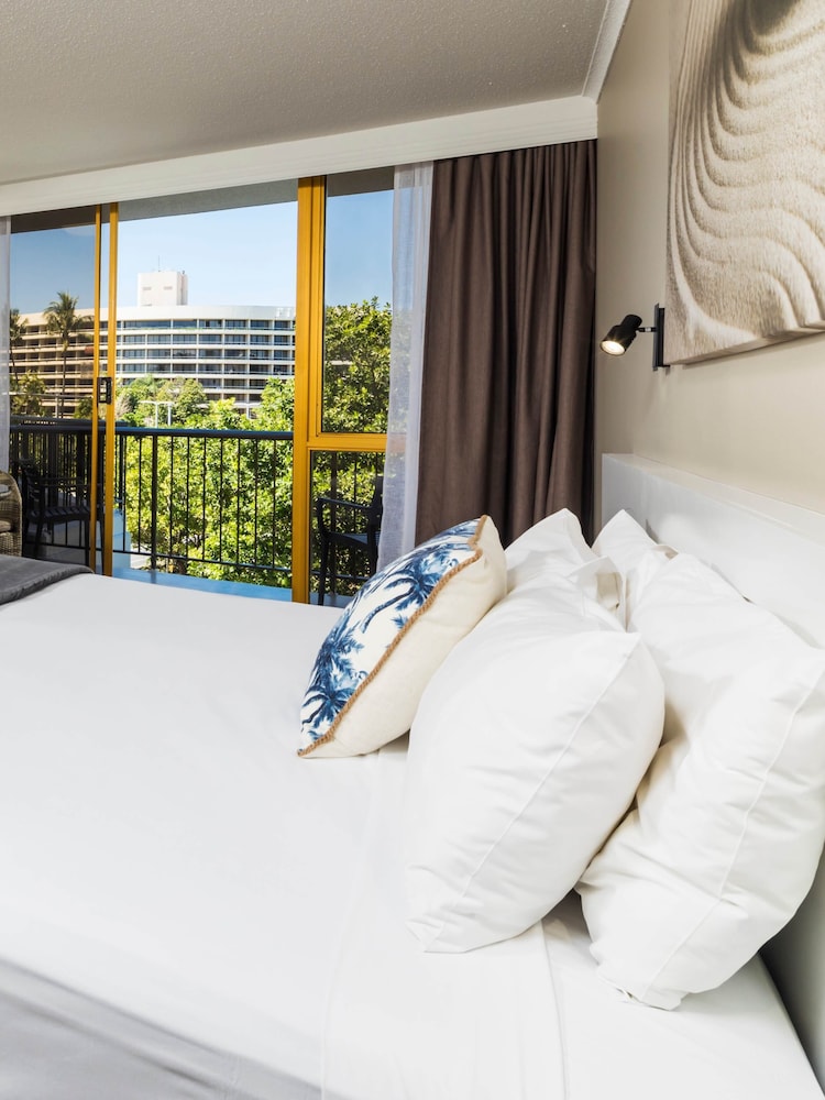 Superior King Balcony Room - Photo 4