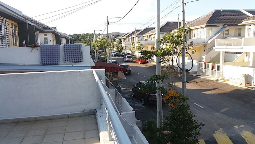 Family House, 3 Bedrooms, Smoking photo 2