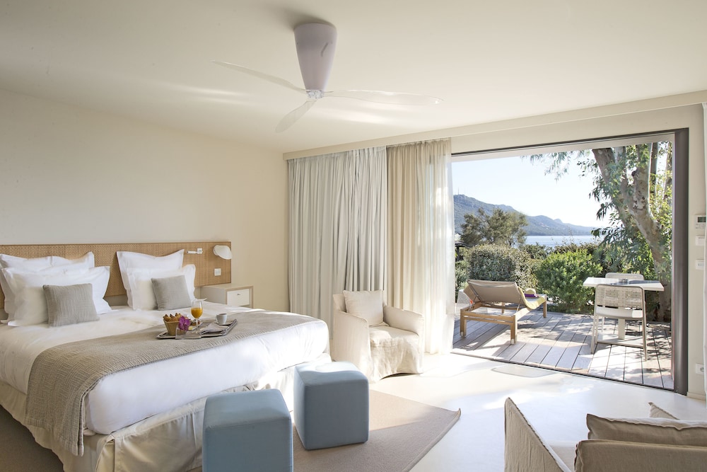 Executive Suite, 2 Bedrooms, Sea Facing photo 2
