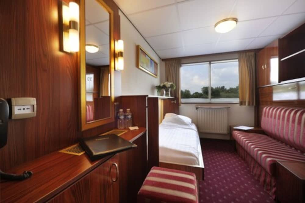 Classic Twin Room photo 2