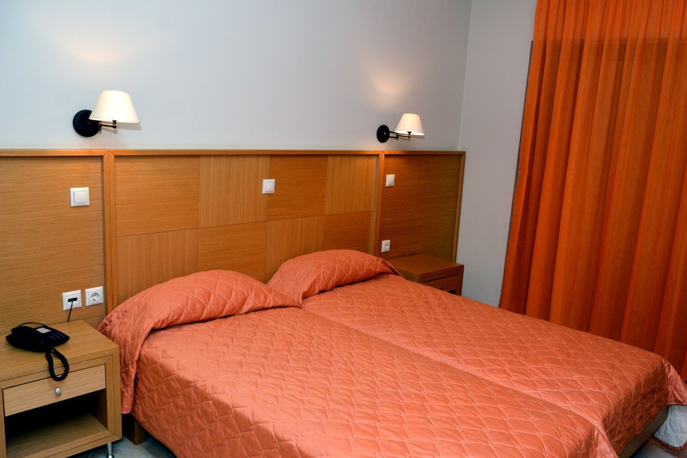 Basic Double or Twin Room, Mountain View photo 1