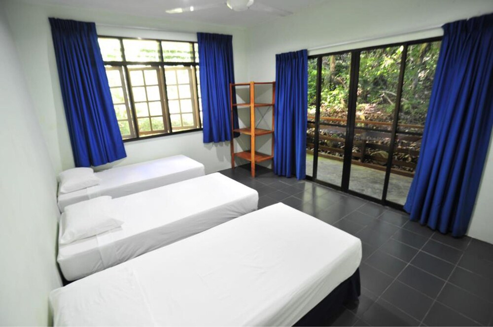 2 Bedroom Cabin for 6 People photo 3