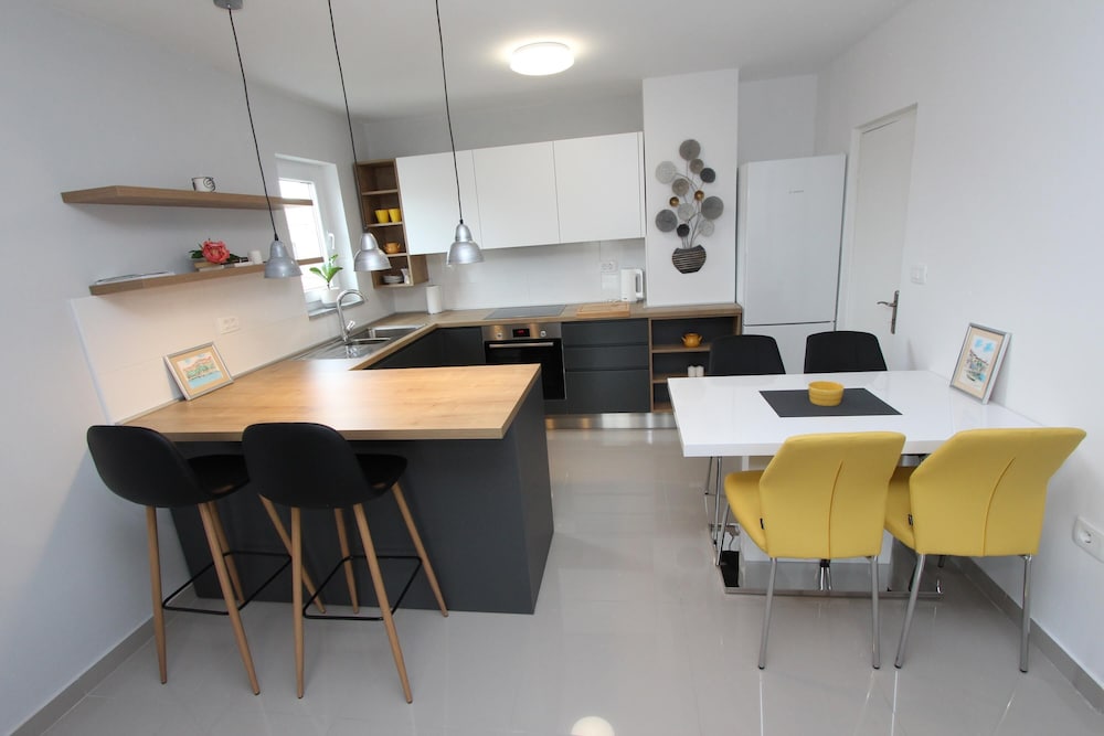 Apartment, 2 Bedrooms - Photo 16