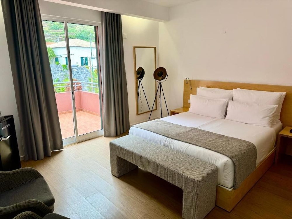 Basic Double or Twin Room, Balcony photo 1