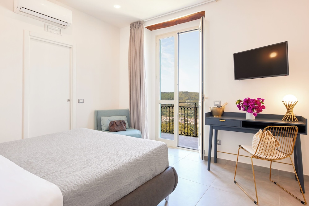 Deluxe Double Room, Sea View photo 2