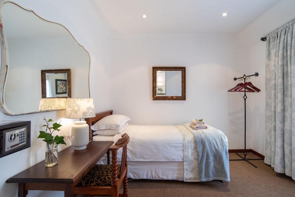 Single room, en-suite bathroom room 9 photo 1