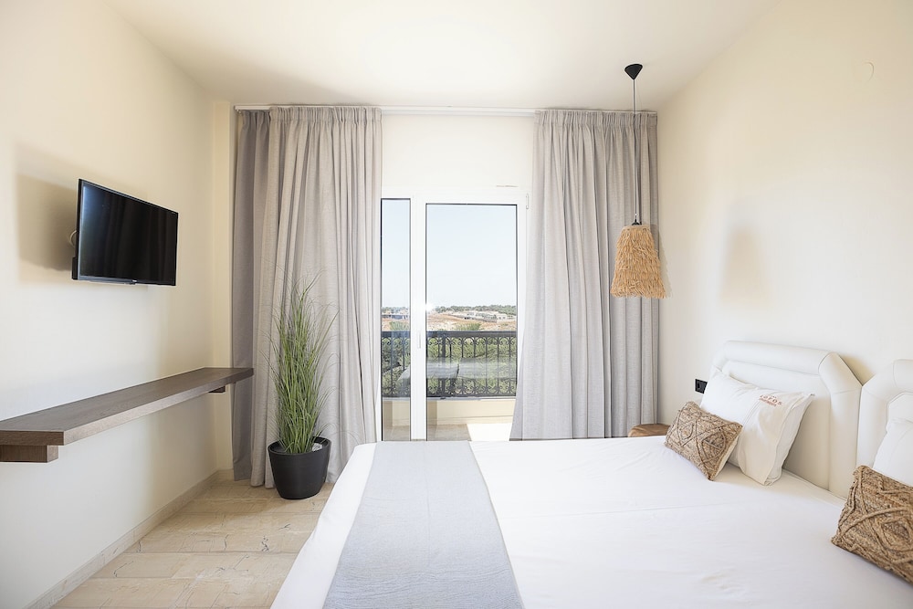 Family Apartment, 1 Bedroom, Sea View photo 2