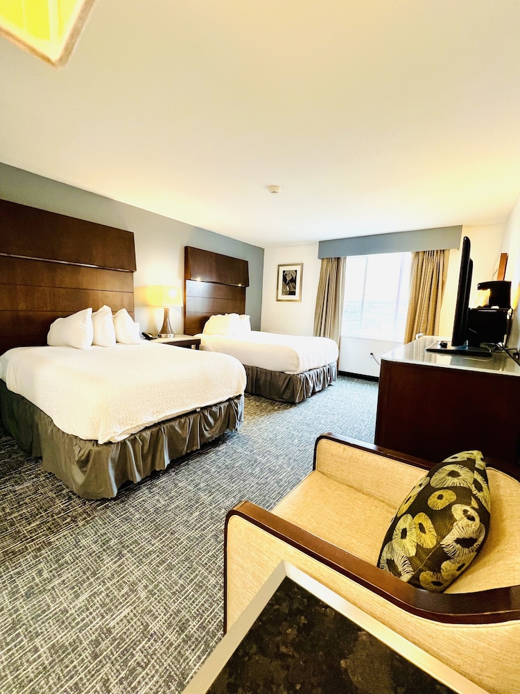 Standard Room, 2 Queen Beds, Non Smoking - Photo 8