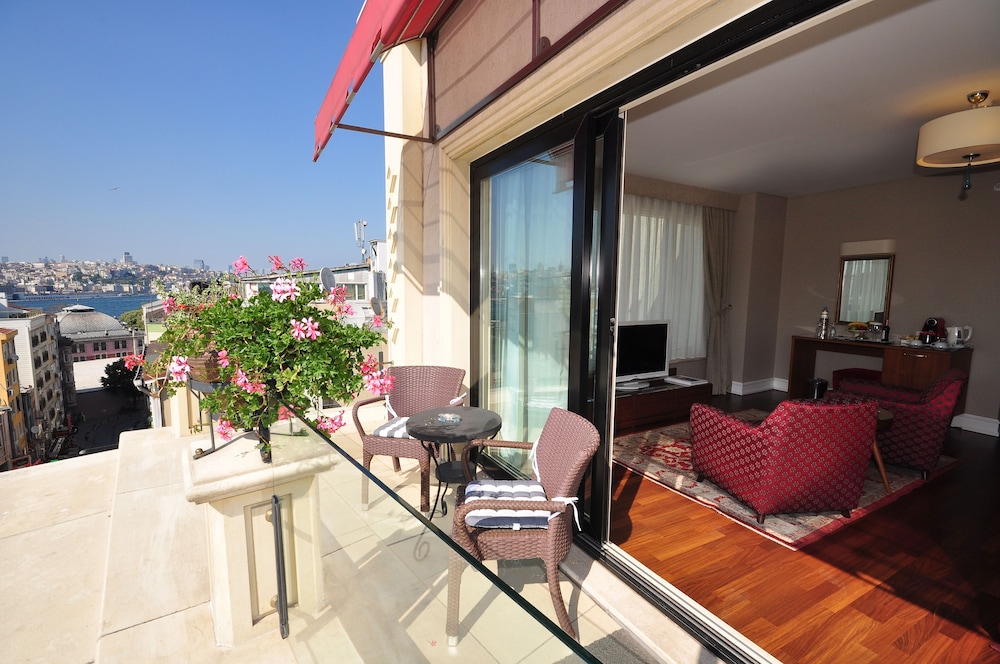 Deluxe Double Room, 1 King Bed, Sea View - Photo 4