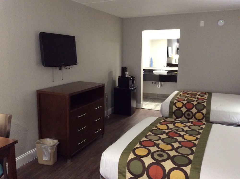 Deluxe Room, Multiple Beds photo 1