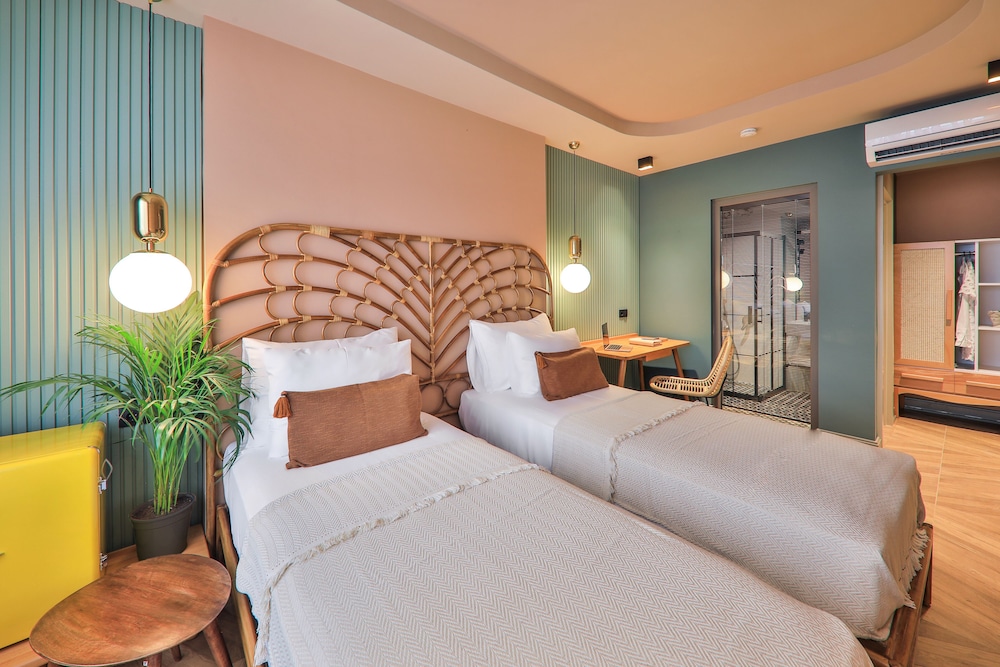 Deluxe Room - Photo 4