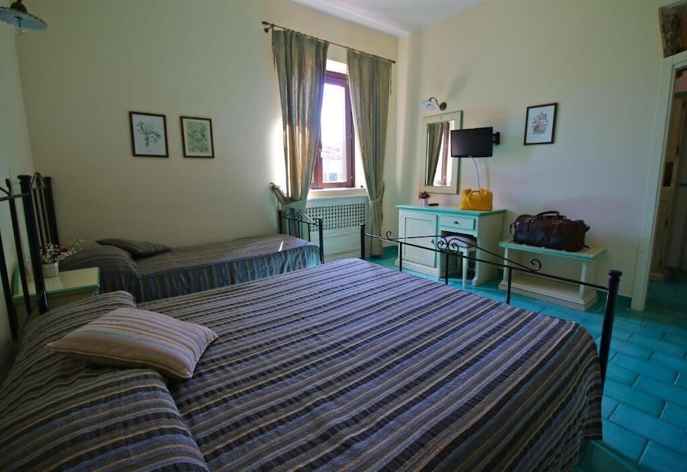 Triple Room, Garden View photo 2