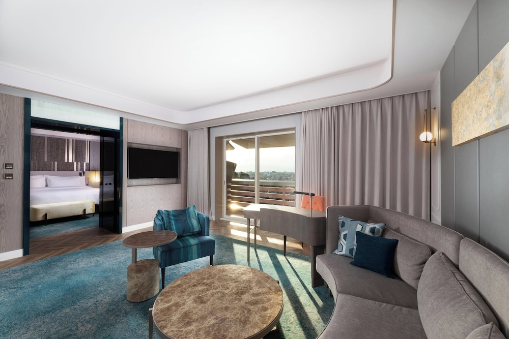 Junior Suite, 1 King Bed (View) - Photo 8