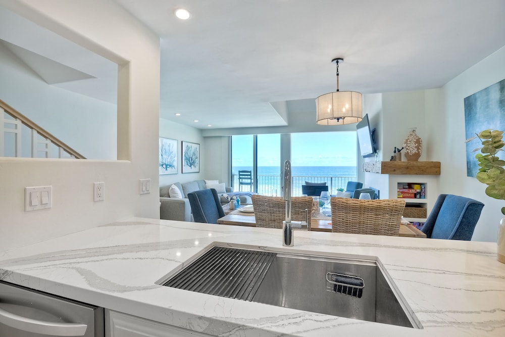 Condo, Multiple Beds, Balcony, Ocean View (Seaside Sunset) photo 2