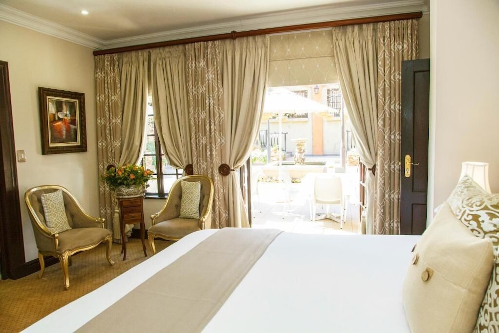 Deluxe Double or Twin Room photo 3