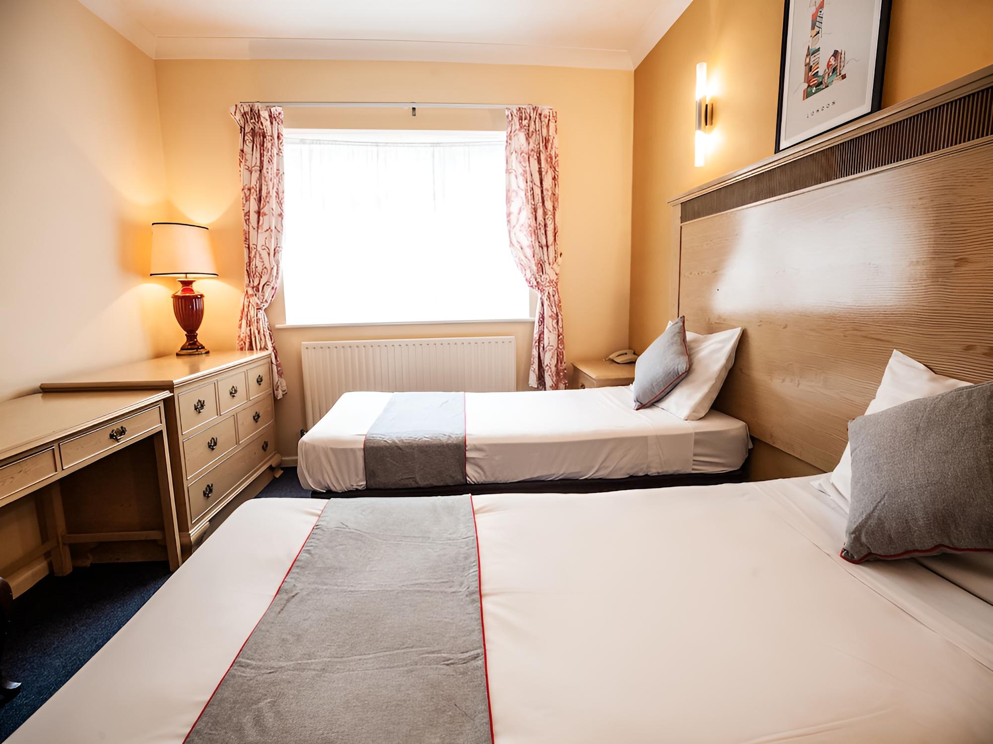 Standard Twin Room photo 3