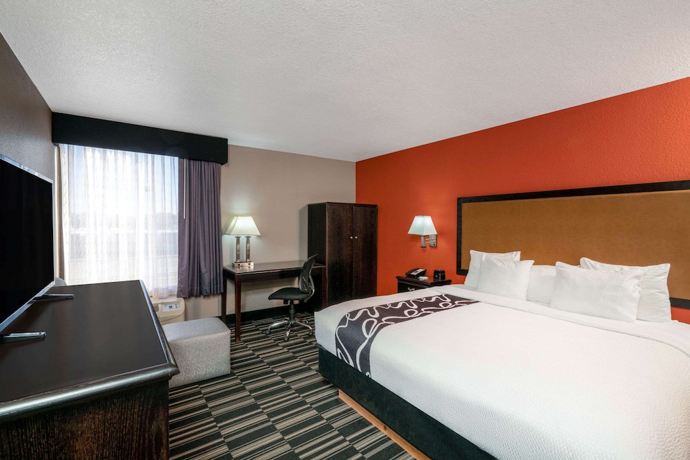 Room, 1 King Bed, Accessible, Non Smoking - Photo 2